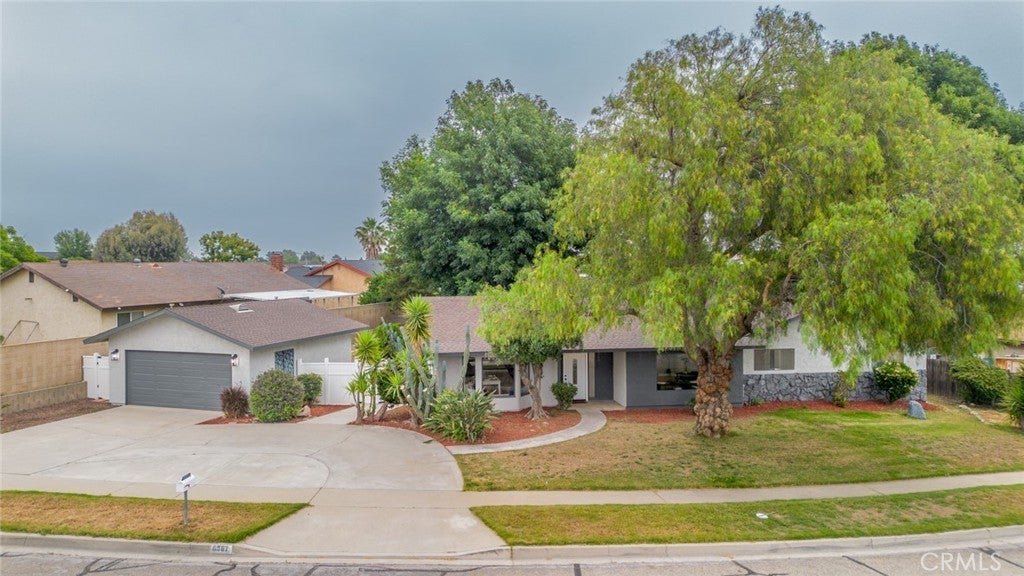 Photo of Listing #IV25129841