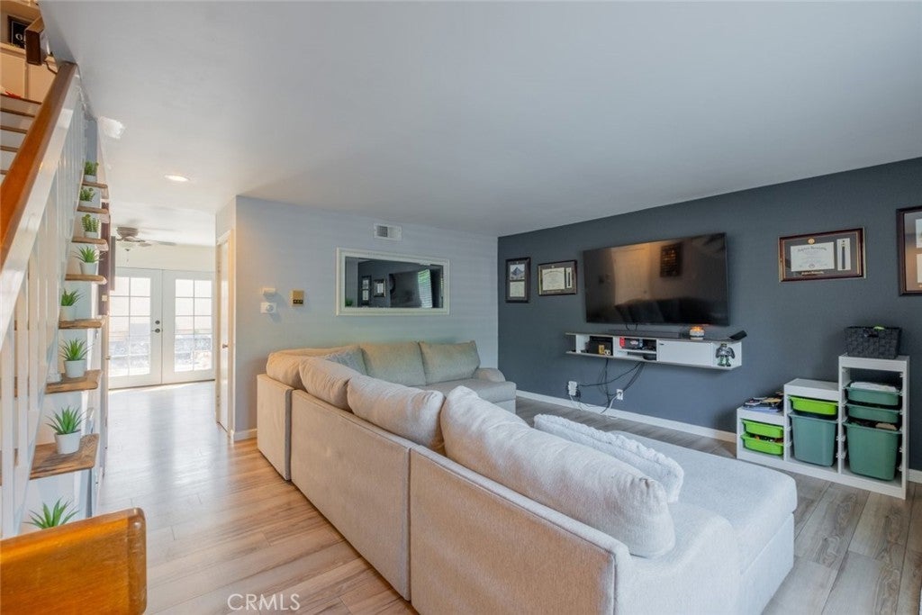 Photo of Listing #SR25130266