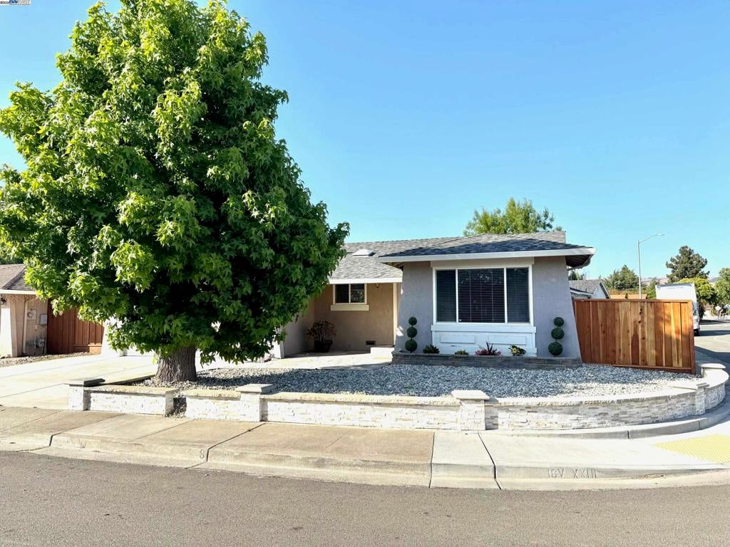 Photo of Listing #41100953