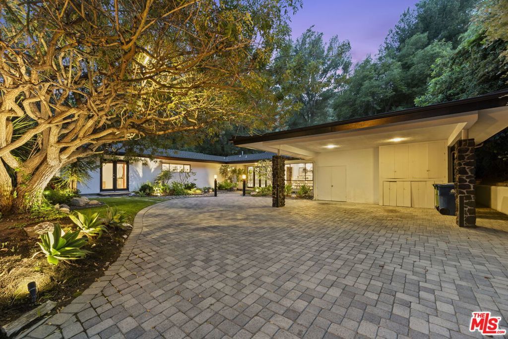 Photo of Listing #25551077