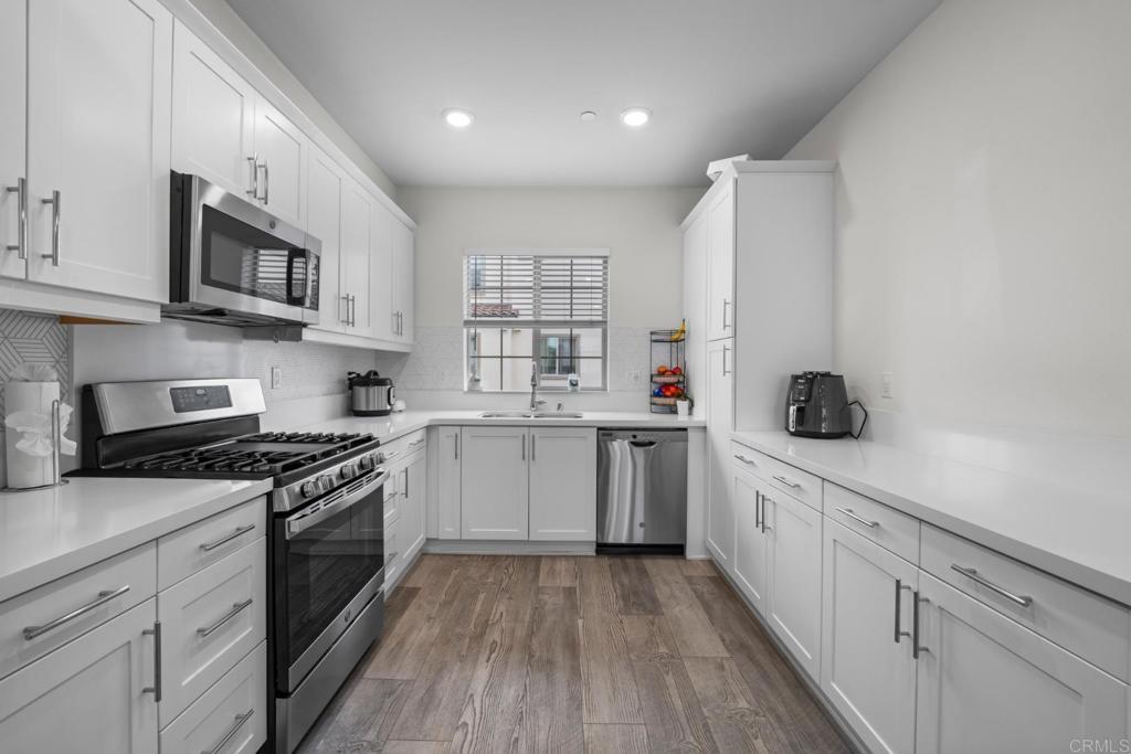 Photo of Listing #PTP2504343