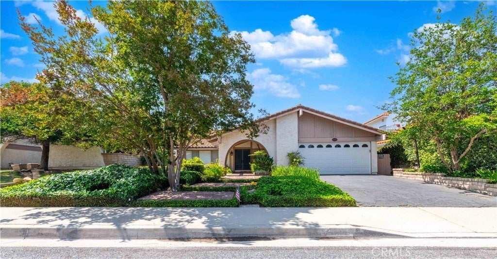 Photo of Listing #SR25128628