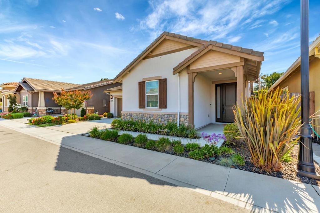 Photo of Listing #ML82010193