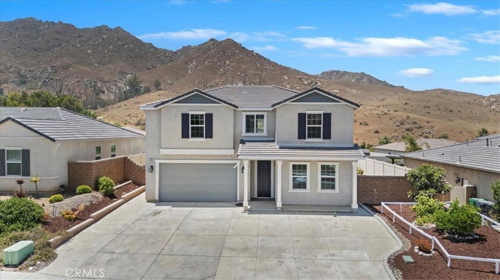 Photo of Listing #IV25128292