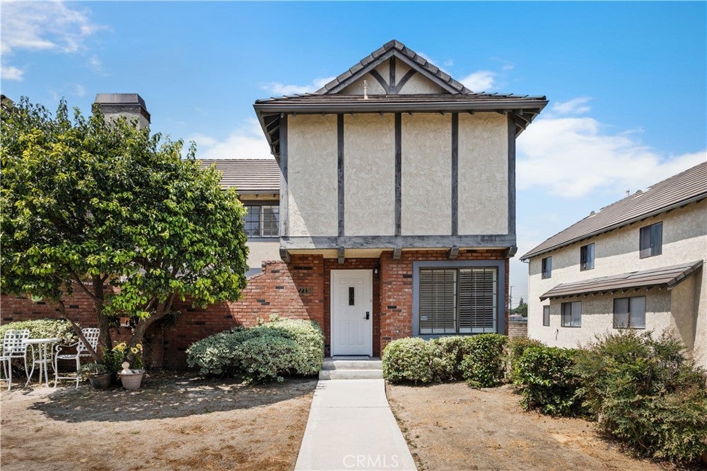 Photo of Listing #SR25129421