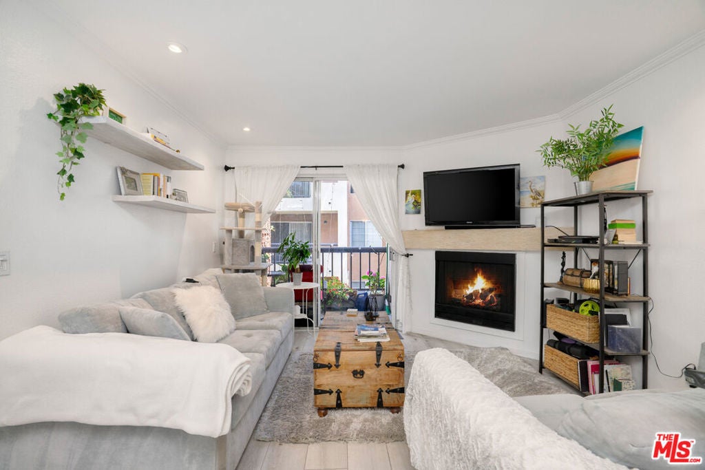 Photo of Listing #25550799