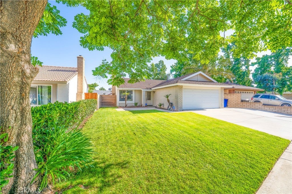 Photo of Listing #DW25131596