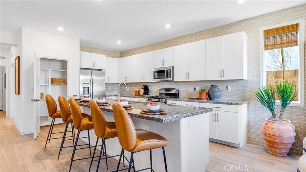 Photo of Listing #SW25131752