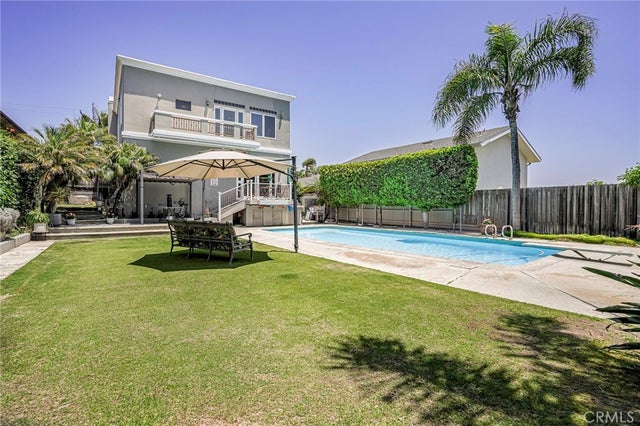 1440 8th Street, Manhattan Beach.