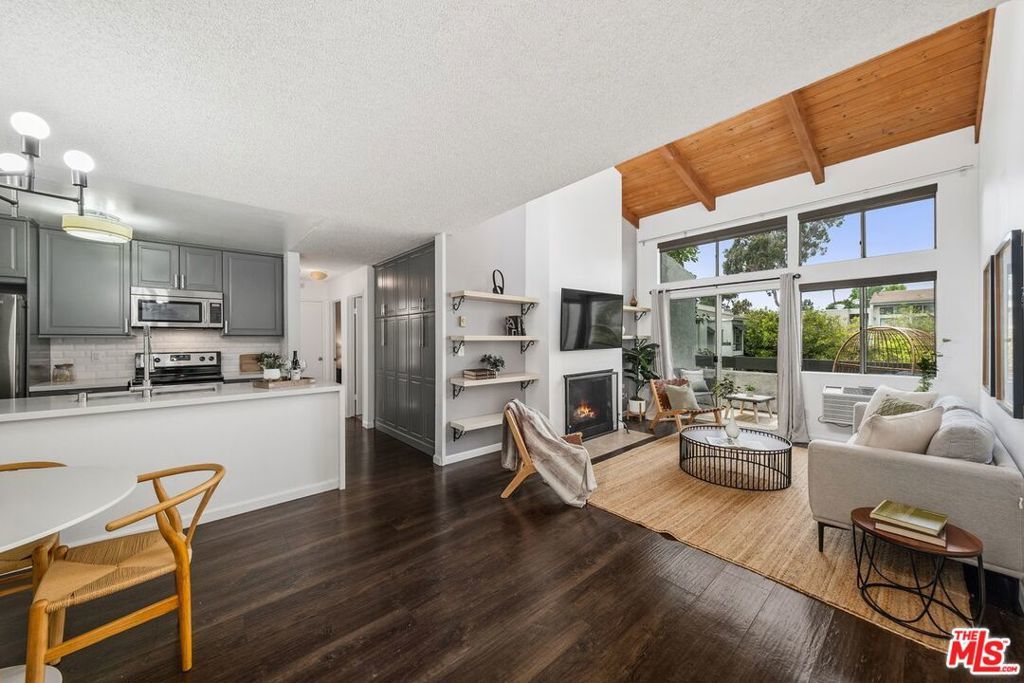 Photo of Listing #25547593