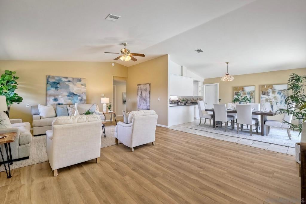 Photo of Listing #250030353SD