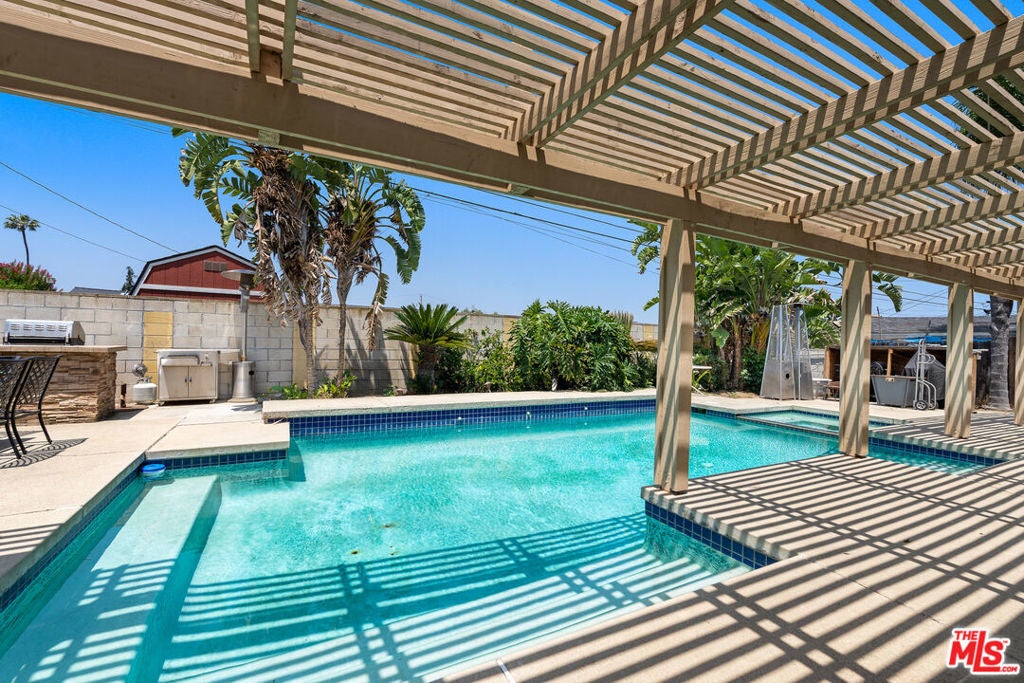 Photo of Listing #25551471