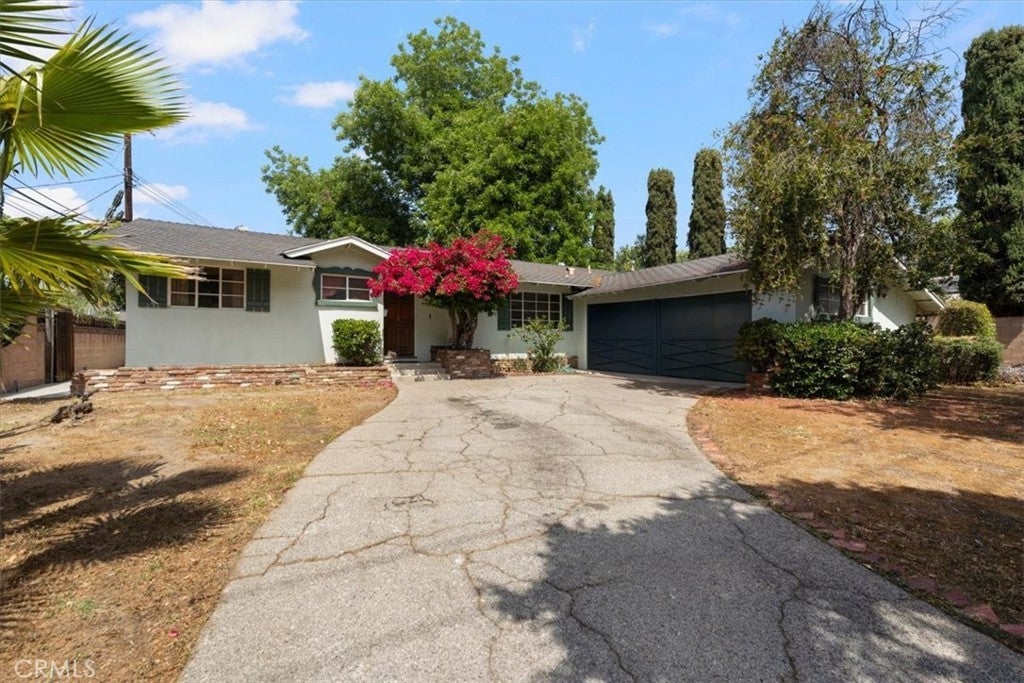 Photo of Listing #SR25131103