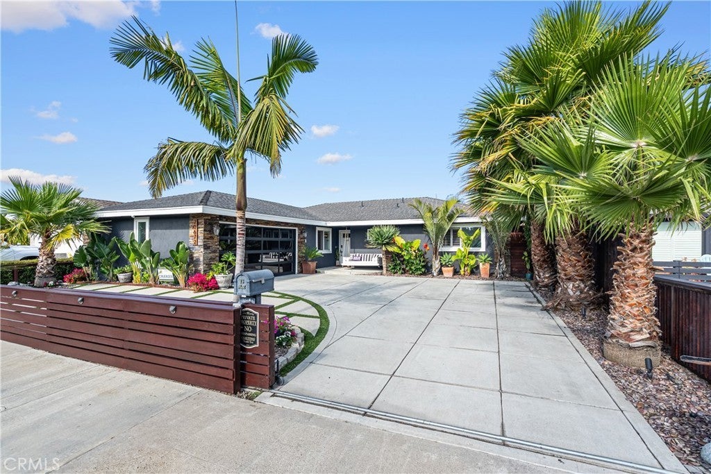 Photo of Listing #OC25131674