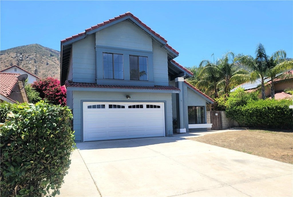 Photo of Listing #IV25132105