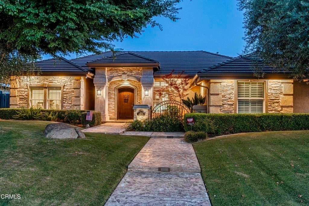 Photo of Listing #V1-30543