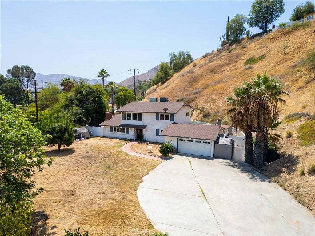 Photo of Listing #IV25132542