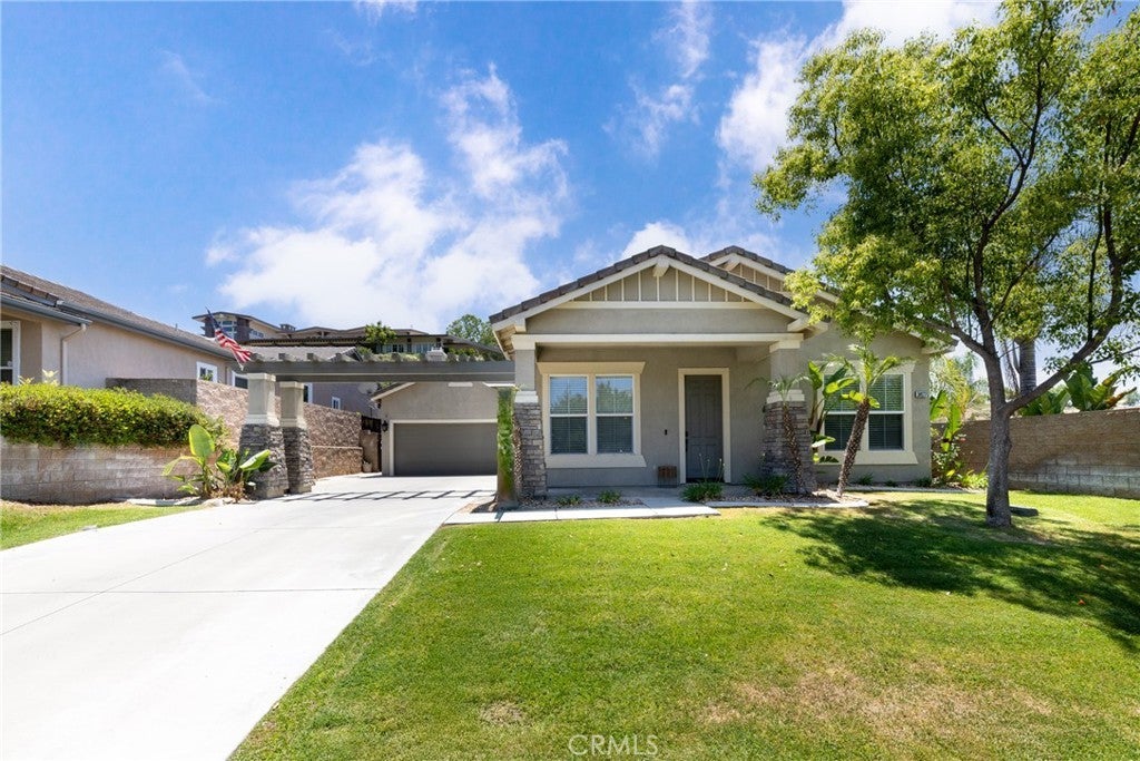 Photo of Listing #IV25126779