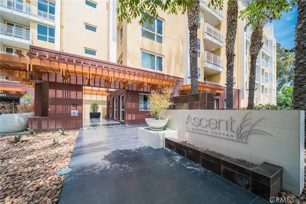 Photo of Listing #SR25131665