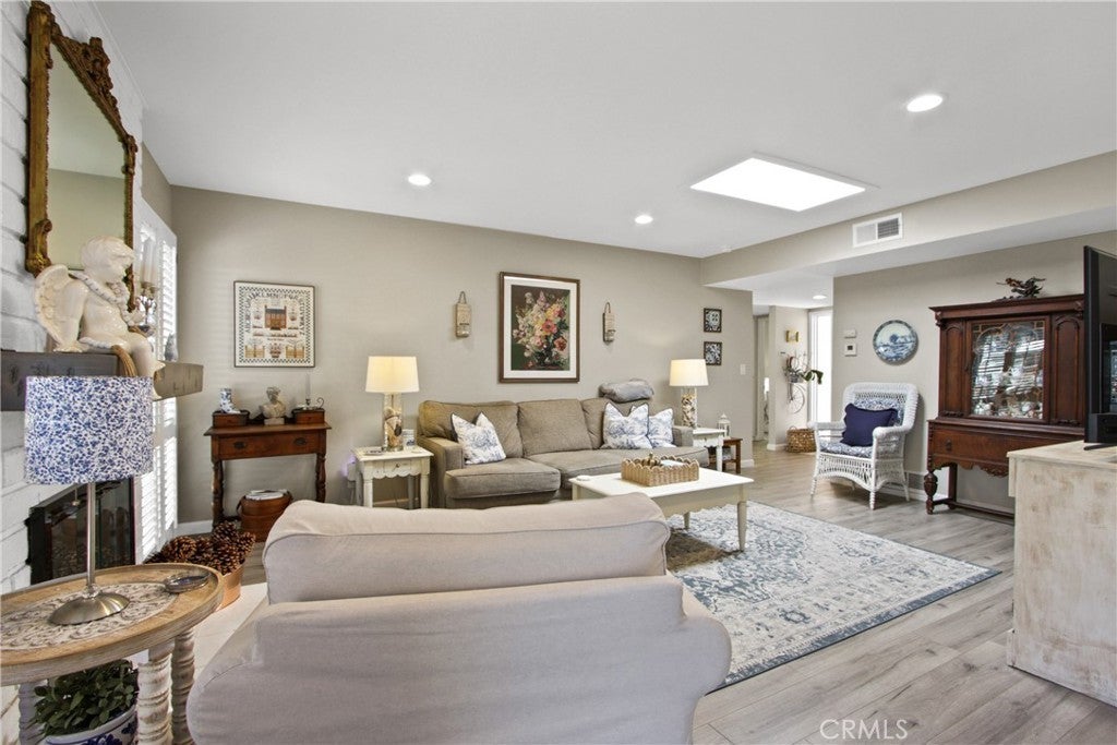 Photo of Listing #OC25132706