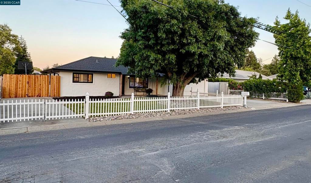 Photo of Listing #41101268