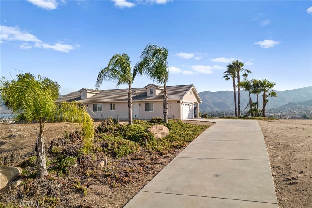 Photo of Listing #SW25132328