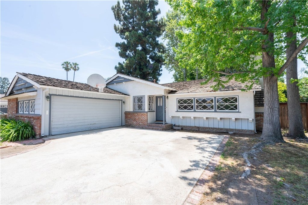 Photo of Listing #SR25132885