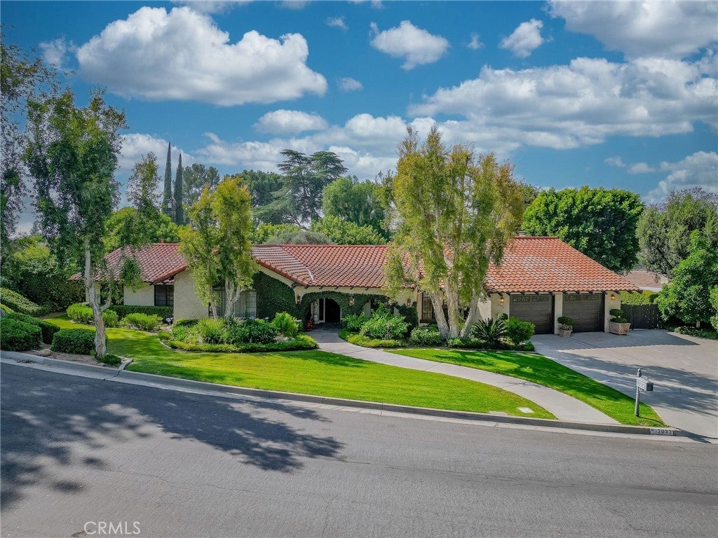 Photo of Listing #IV25124015