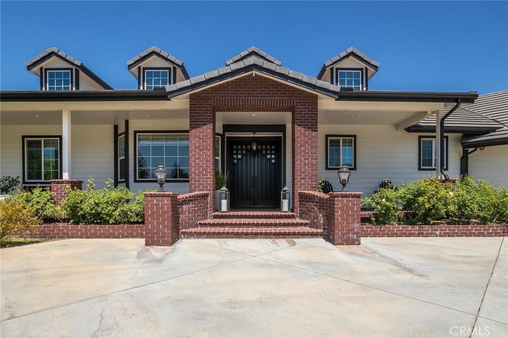 Photo of Listing #SR25132992