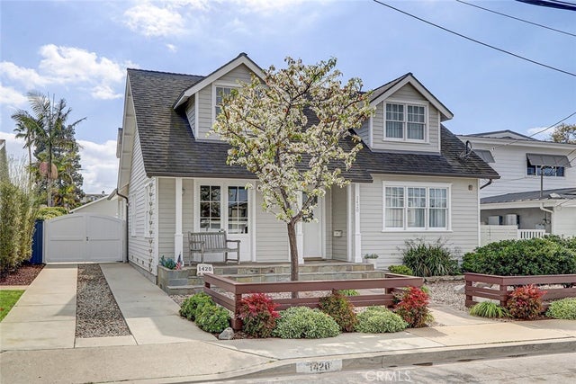 1420 11th Street, Manhattan Beach.