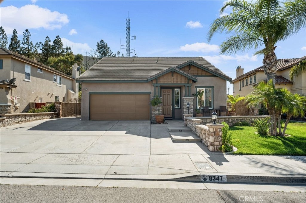 Photo of Listing #IV25116601