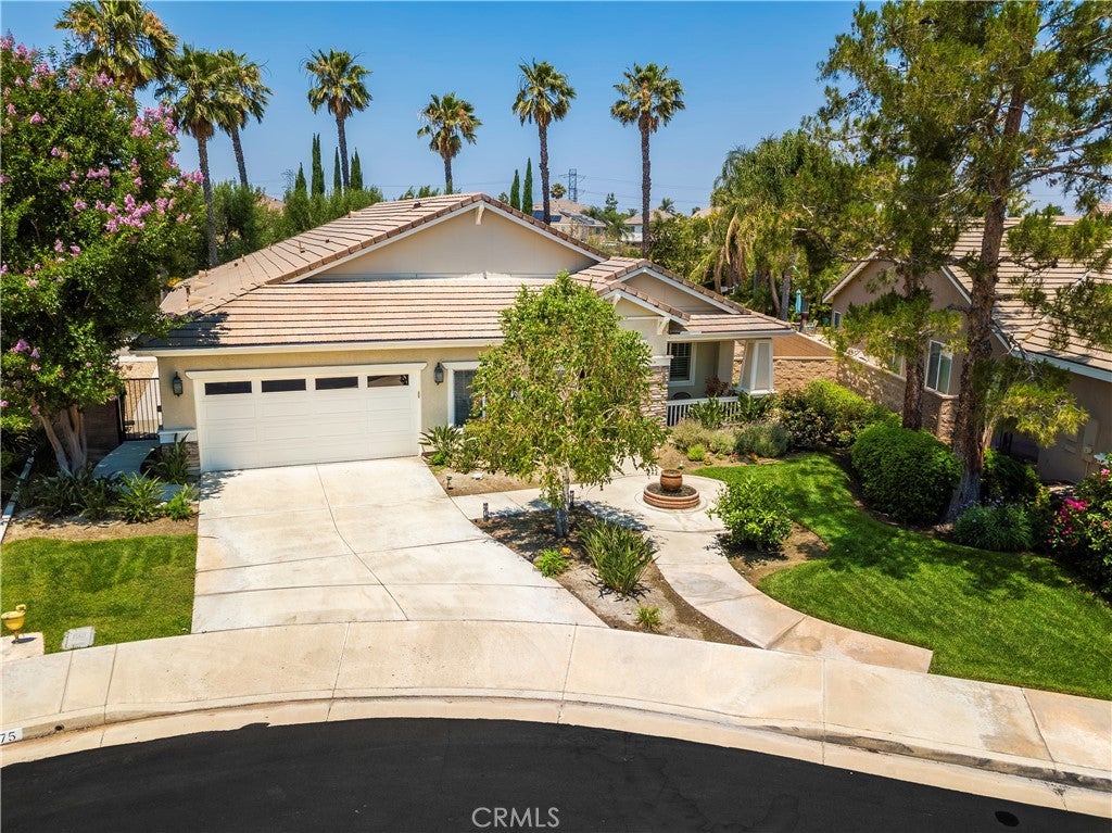 Photo of Listing #IV25131675