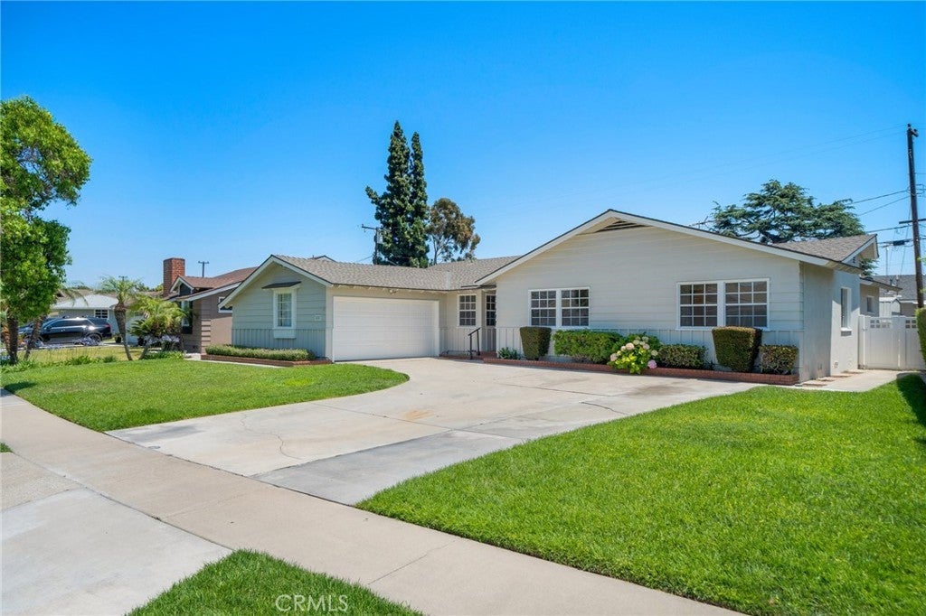 Photo of Listing #PW25132742