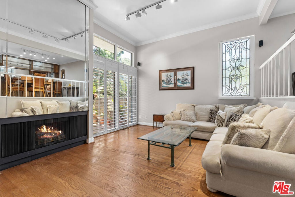 Photo of Listing #25549663