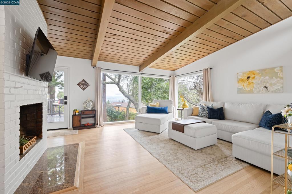 Photo of Listing #41101396