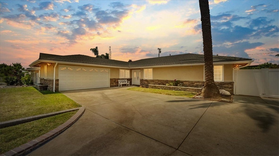 Photo of Listing #CV25133417