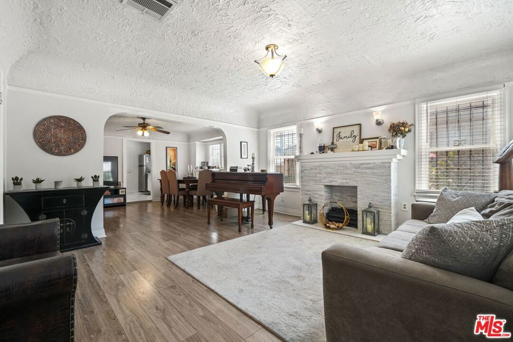 Photo of Listing #25550813