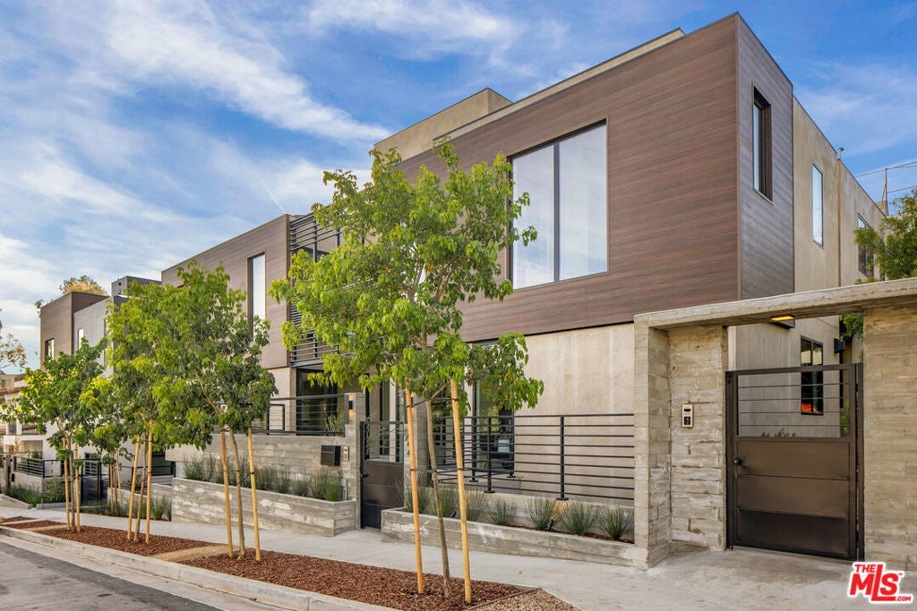 Photo of Listing #25551903