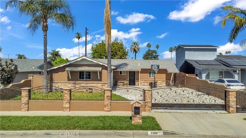 Photo of Listing #IV25133430