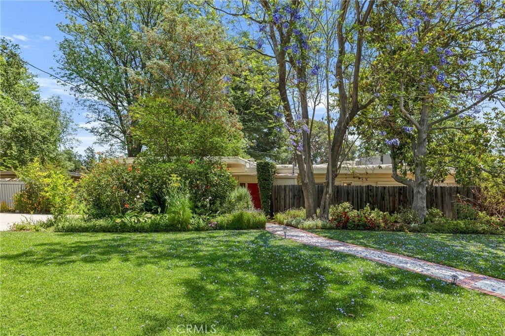 Photo of Listing #SR25133500