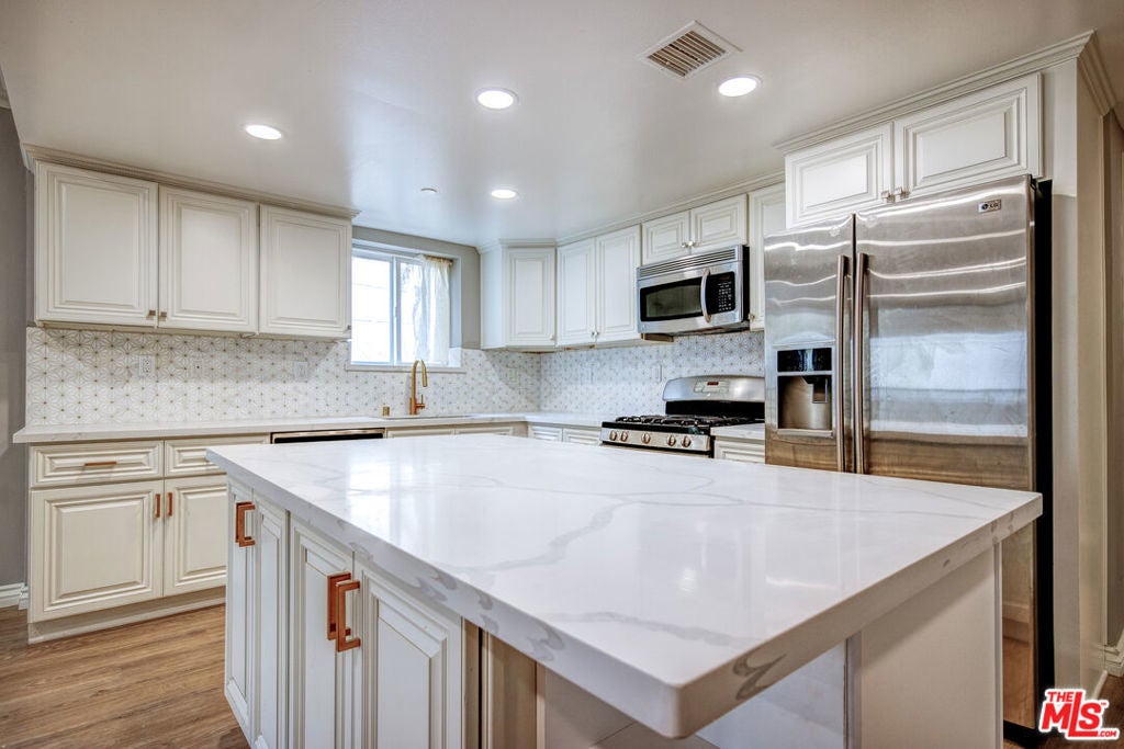 Photo of Listing #25552507