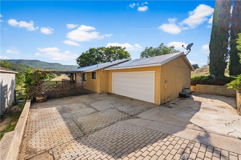 Photo of Listing #SR25128357