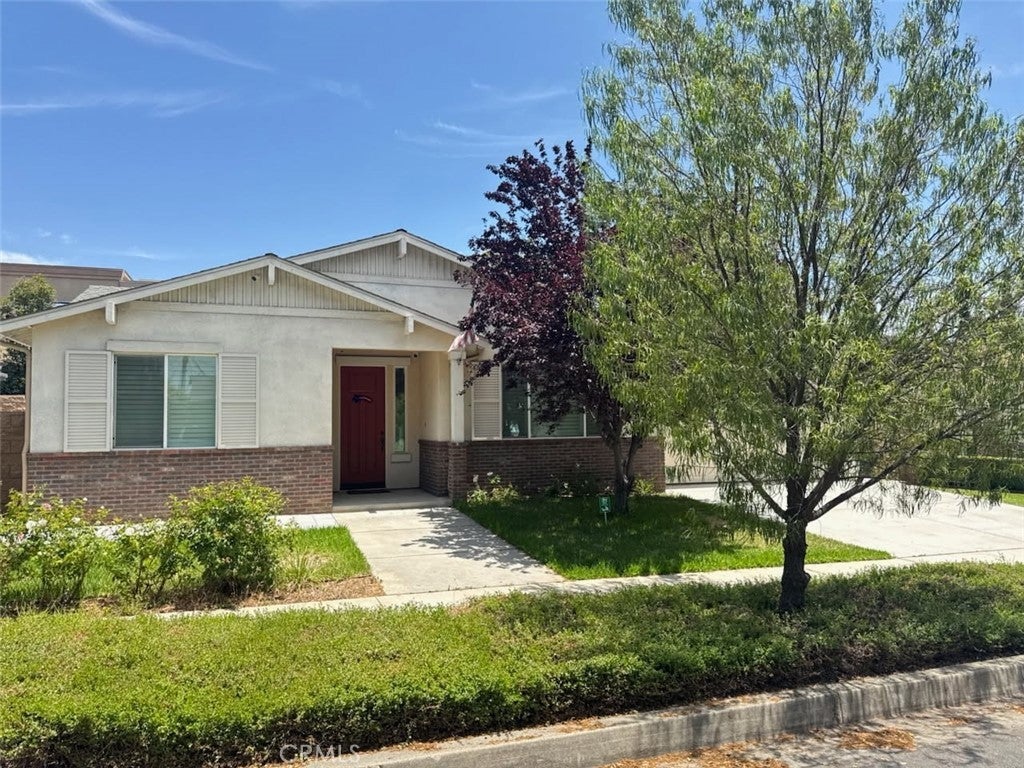 Photo of Listing #IV25133913