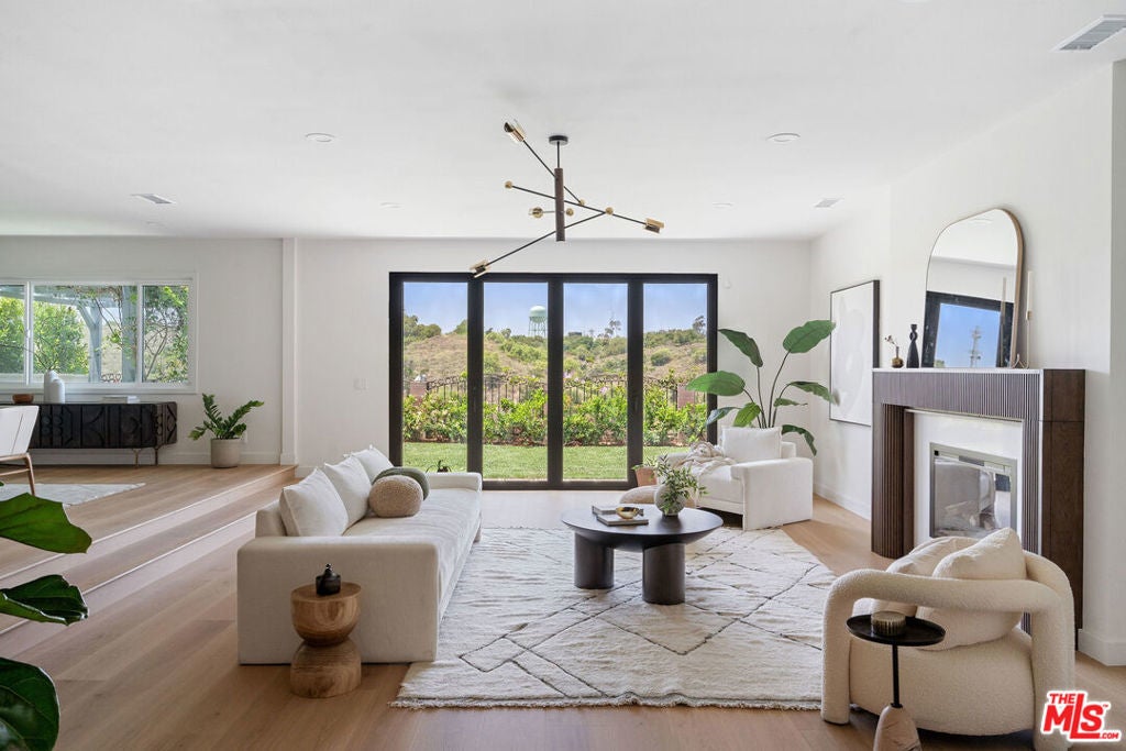 Photo of Listing #25552797