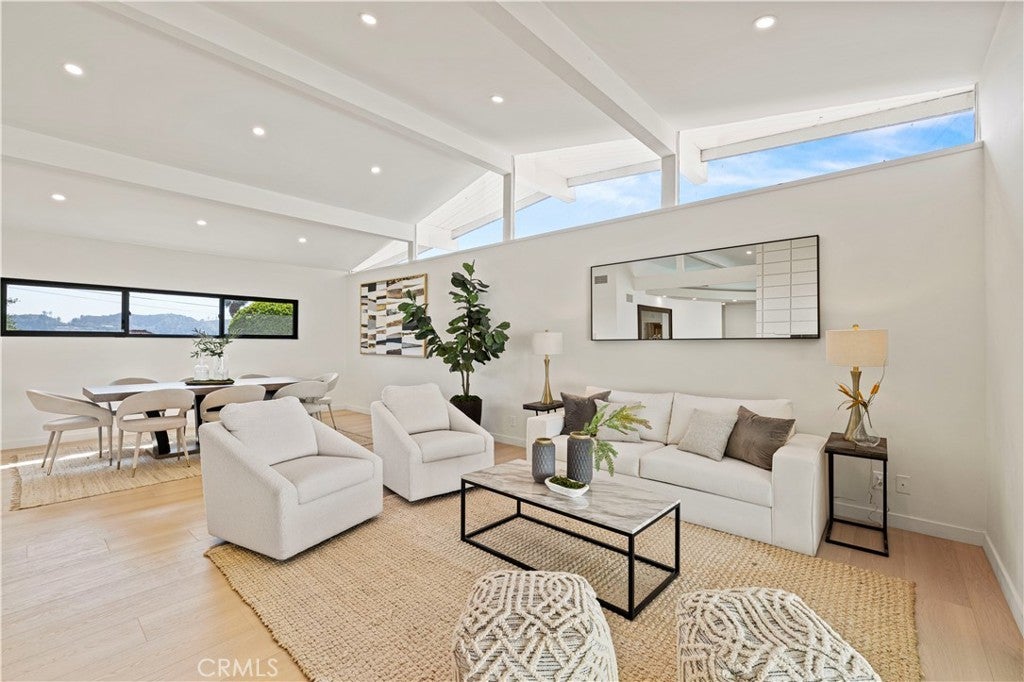 Photo of Listing #BB25134317