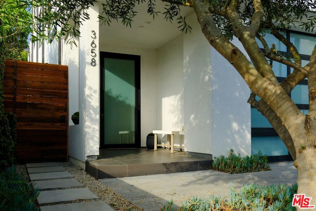 Photo of Listing #25553057