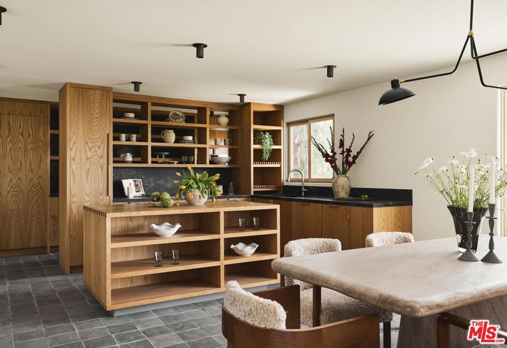 Photo of Listing #25553205