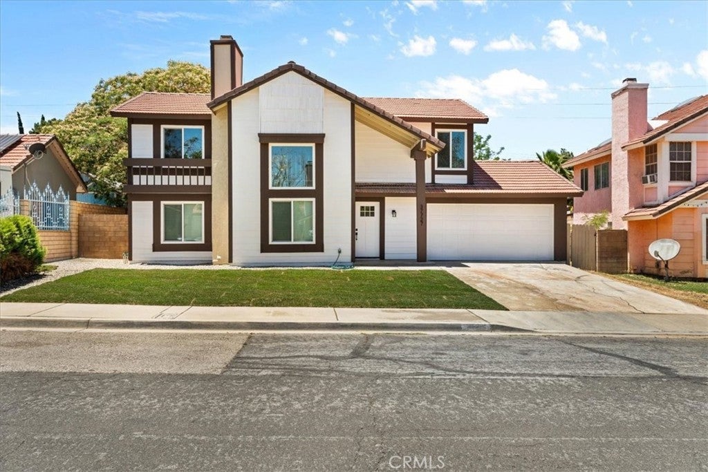 Photo of Listing #IV25134929