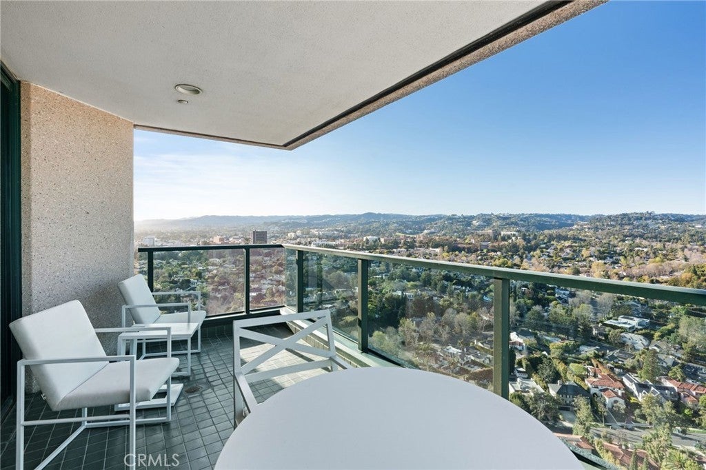 Photo of Listing #SB25135325