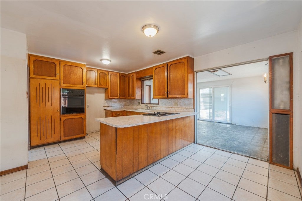 Photo of Listing #SB25118015